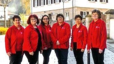 Das Leitungsteam im Jubiläumsjahr. Von links Brigitte  Klinger (Verwaltung), Bettina Renner (stellv. Stationsleitung), Silvia  Ott (Ausbildung zur PDL), Brigitte Wunder (Stationsleitung), Christine  Pfadenhauer (Beratung u. Unterstützung pflegender Angehörige) und Jutta  Neubauer (Verwaltung)Caritas