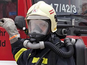 Mit dem Atemschutz beschäftigen sich im Moment nicht nur die Feuerwehrleute, sondern sämtliche politische Gremien. Es geht um den künftigen Standort. Foto: Archiv