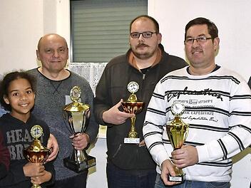 Die Sieger 2015 (von links): Norbert Schuhmann (mit seinen Kindern Jerome und Destiny Kirsch), Arno Niedt, Andreas Habel, Alexander Werner und Uwe Reich  Foto: Ulrike Langer