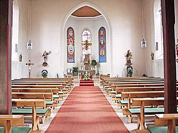 Die Reichenbacher Kirche ist für gehbehinderte Menschen derzeit nur schwer zu erreichen. Das soll sich ändern. Foto: Heike Beudert