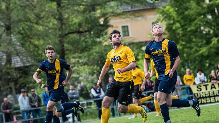Rechts Ralf Heisinger gegen Paul Waljaew. Foto: Alexander Muck