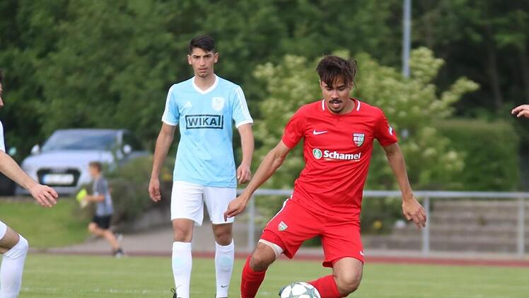 Marc Weiler bescherte dem BSV in der Nachspielzeit ein weiteres Jahr in der Landesliga  Foto: Matthias Hofmann