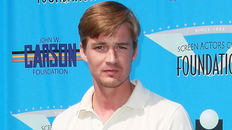 Eines der wenigen Fotos von Mason Gamble im Erwachsenenalter: Der "Dennis"-Star zog sich bald seinem letzten Film "Golf of the Kingdom" (2010) aus dem Filmgesch&auml;ft zur&uuml;ck.