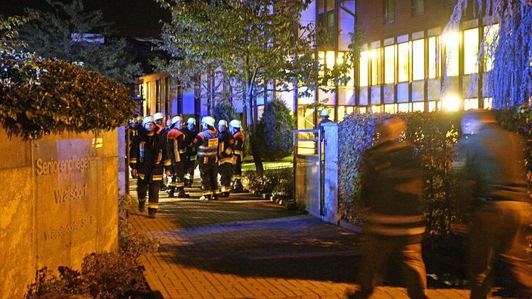 Ein Zimmer eines Seniorenheims brannte in der Nacht zum Mittwoch Foto: News5/Herse