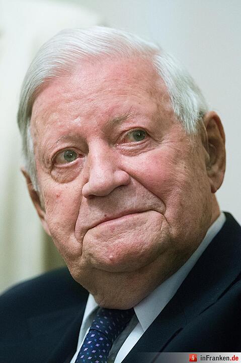 Helmut Schmidt raucht nicht mehr