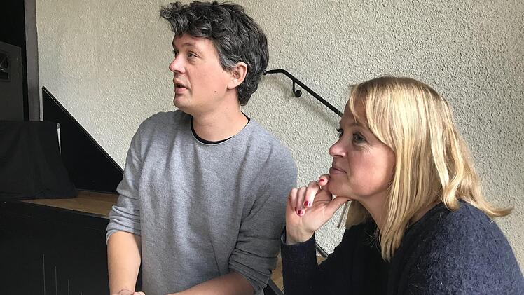 Gabriele König und Philip Naßhan sind vom Vereinshaus begeistert, es kann nichts schiefgehen.  Foto: mb