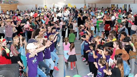 Die Organisatoren rechnen auch bei der 20. Auflage des Kinderfaschings mit einer vollen Aischgrundhalle. Foto: Johanna Blum (Archiv)