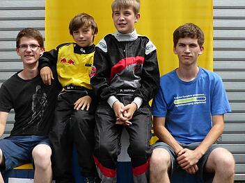 Philipp Lehmann, Maximilian Thüring, Patrick Hofmann und Tobias Lehmann (von links) vom MSC Knetzgau fahren um die bayerische Meisterschaft.