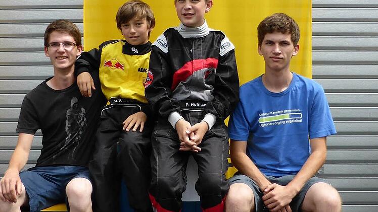 Philipp Lehmann, Maximilian Thüring, Patrick Hofmann und Tobias Lehmann (von links) vom MSC Knetzgau fahren um die bayerische Meisterschaft.