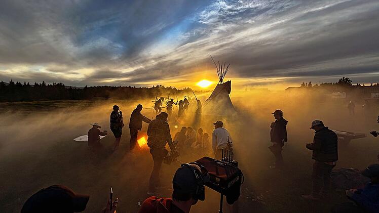 Das Schicksal der Indigenen in Nordamerika beschäftigt Kevin Costner am meisten: "Wenn wir die Geschichte der Native Americans ernst nehmen, sehen wir, das darin das Drama liegt."