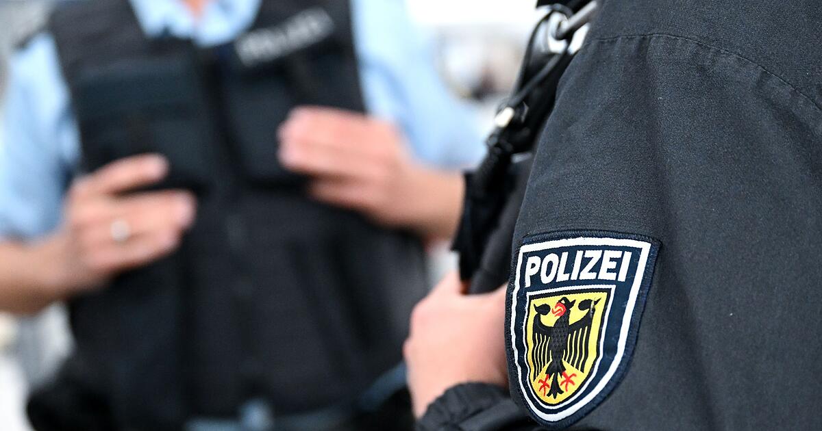 Polizei greift Mann mit Messer in Regionalbahn in Aschaffenburg auf