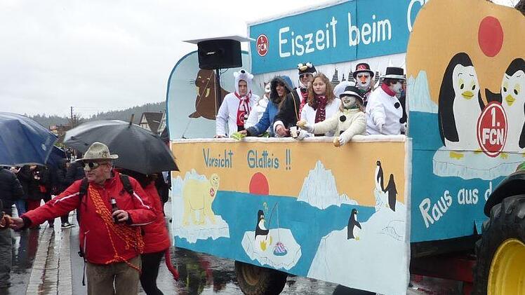 Beim Faschingsumzug in Neukenroth. Foto: Gerd Fleischmann
