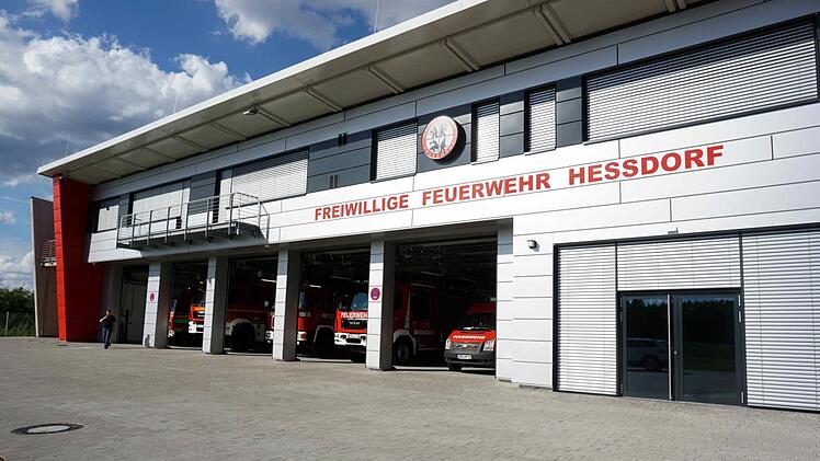 Die Freiwillige Feuerwehr Heßdorf hat das neue Gerätehaus bereits in Betrieb genommen. Richard Sänger