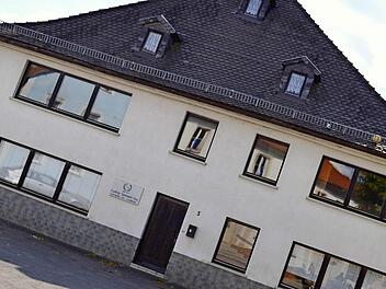 Wohin soll die Reise gehen? Die Machbarkeitsstudie ist erstellt, nun muss der Redwitzer Gemeinderat entscheiden, was mit dem Gutmann-Haus geschehen soll. Foto: Thomas Micheel