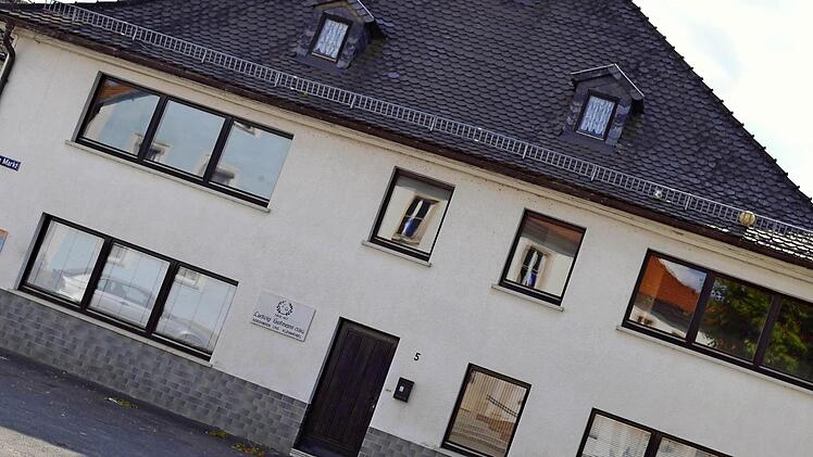 Wohin soll die Reise gehen? Die Machbarkeitsstudie ist erstellt, nun muss der Redwitzer Gemeinderat entscheiden, was mit dem Gutmann-Haus geschehen soll. Foto: Thomas Micheel