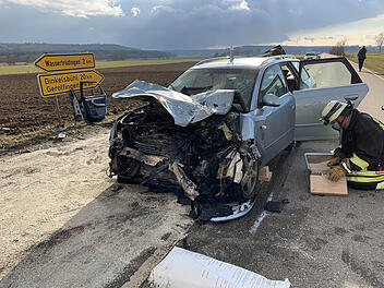 Rettungshubschrauber nach Verkehrsunfall im Einsatz