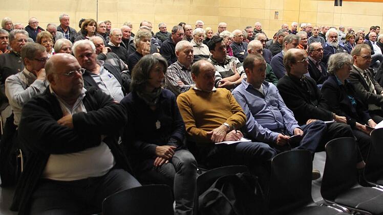 Viele Küpser nahmen an der Bürgerversammlung teil. Foto: Friedwald Schedel