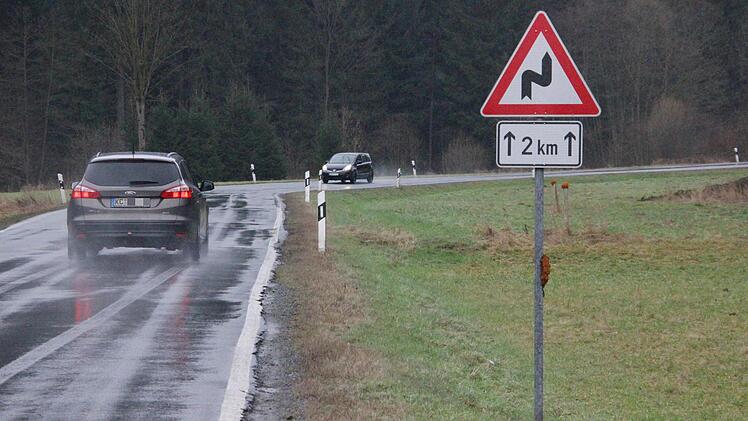 ... aber nicht lange, denn dann kommen die engen Kurven. Foto: Friedwald Schedel