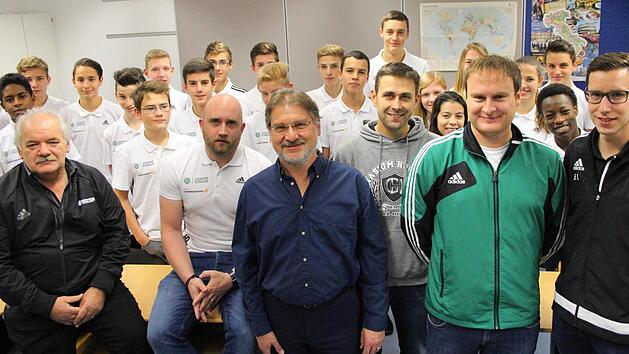 Am H&ouml;chstadter Gymnasium sollen Sch&uuml;ler das Trainerhandwerk erlernen. Foto: Yannick Hupfer