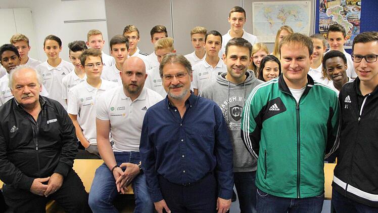 Am Höchstadter Gymnasium sollen Schüler das Trainerhandwerk erlernen. Foto: Yannick Hupfer