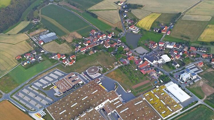 In Treppendorf setzt das Musikhaus Thomann 45 Millionen Euro ein, um sein Logistik-Zentrum für den E-Commerce zu rüsten.  Foto: Thomann