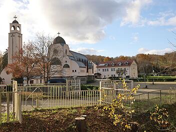 Baby vor Kloster im  hessischen Waldsolms gefunden