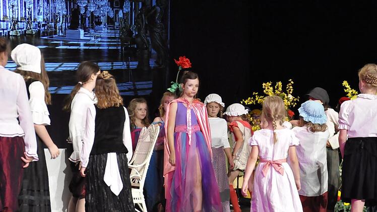"Die Schöne und das Biest" : Aufführung des Kindermusicals des Herz Jesu Kinder- und Jugendchores und der Musikschule Bad Kissingen Foto: Peter Klopf