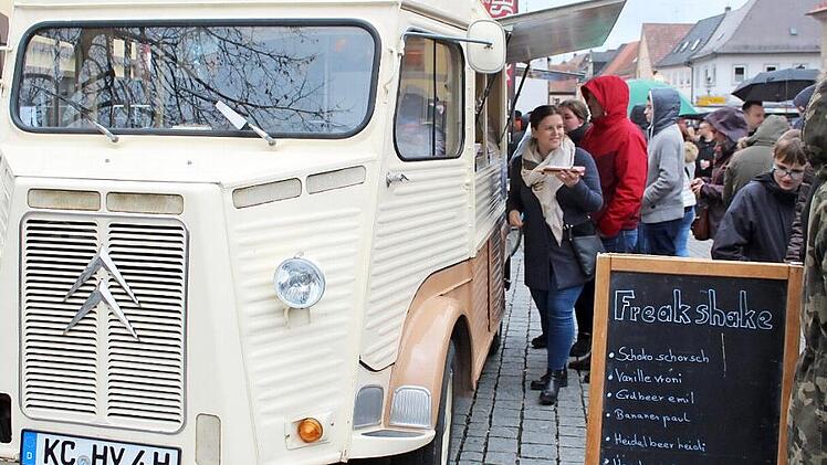 Ein Klassiker - sowohl als Auto als auch als Foodtruck. Wer je "Der Clan der Sizilianer" mit Lino Ventura gesehen hat, erinnert sich an dieses Fahrzeug.  Fotos: Markus Häggberg