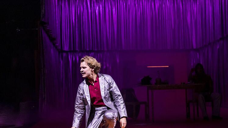 Turbulentes Bühnenvergnügen: Die Komödie "Bezahlt wird nicht!" von Dario Fo feierte Premiere am Landestheater Coburg.Foto: Angelina Bauer-Kalter
