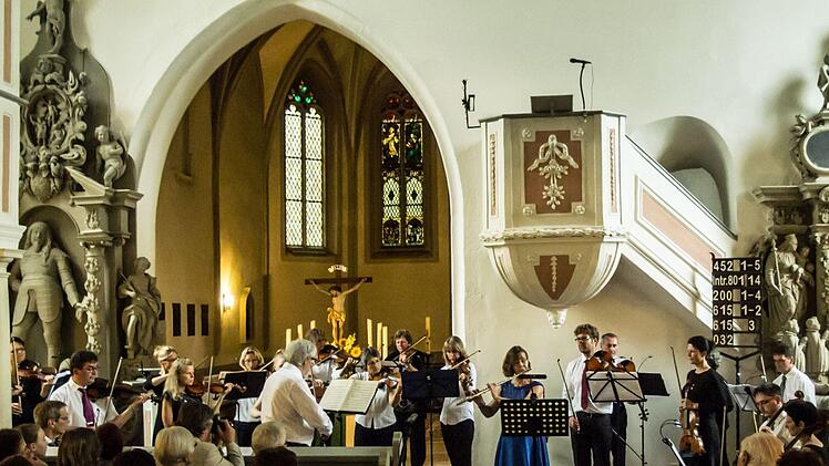 Zahlreiche Zuhörer lockte die Serenade mit dem Collegium musicum Coburg in die Schlosskirche Ahorn. Foto: Jochen Berger