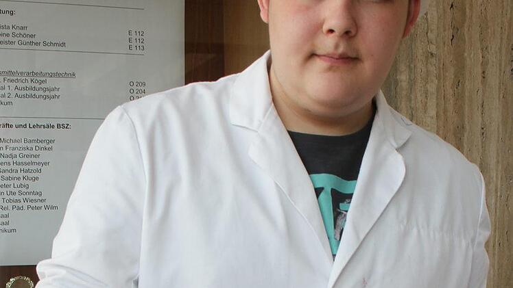 Angelo Bauer zeigte seine "Meatys" aus Klo&szlig;teig und  w&uuml;rzigem Hackfleisch.  Foto: Sonny Adam