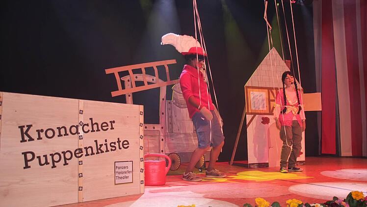 Jens und Nicole Wrede als Jim Knopf und Lissy.  Foto: Friedwald Schedel