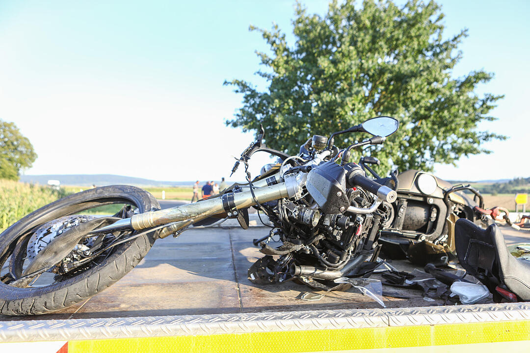 Unfall im Landkreis Weißenburg-Gunzenhausen: Biker übersieht Pkw