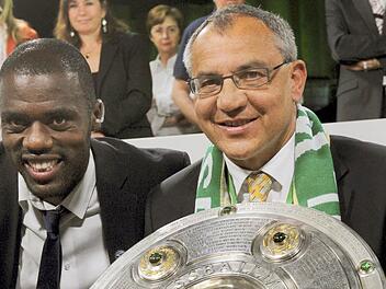 Drei Meisterschaften, zwei Pokalsiege: Felix Magath ist von den in Franken geborenen Trainern der mit Abstand erfolgreichste in der 1. und 2. Bundesliga. Das Bild zeigt ihn 2009 nach dem Titel mit Wolfsburg.  Foto: dpa