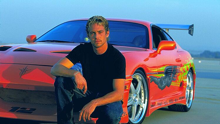Hin und her gerissen zwischen seiner Leidenschaft f&uuml;r schnelle Autos, illegale Rennen und seinem Job als Cop: Brian (Paul Walker) steht vor der h&auml;rtesten Entscheidung seines Lebens.