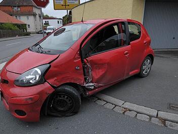 Der Toyota hat nur noch Schrottwert. Foto: Roland Meister