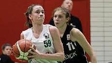 Julia F&ouml;rner (mit Ball) kann wie ihre WNBL-Teamkollegin Anika Hartmann auf Einsatzzeit im Zweitligateam hoffen. Foto: sportpress