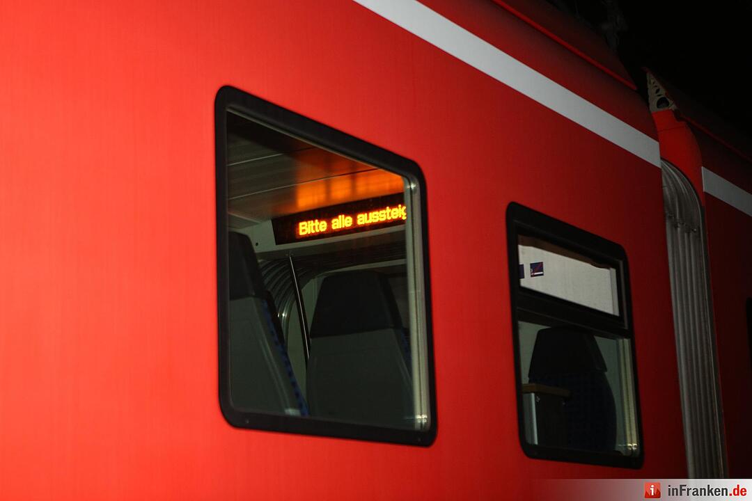 Amoklauf in Regionalbahn - Ein Toter, dutzende Verletzte