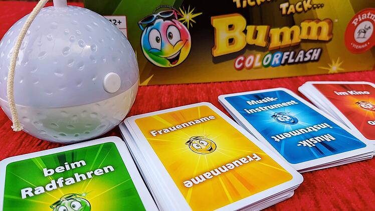Tick Tack Bumm Color Flash - Rezension des Wortspiels mit Farbkugel