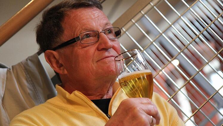 Auch riechen kann man an dem edlen Gerstensaft, ehe man das erstemal trinkt.