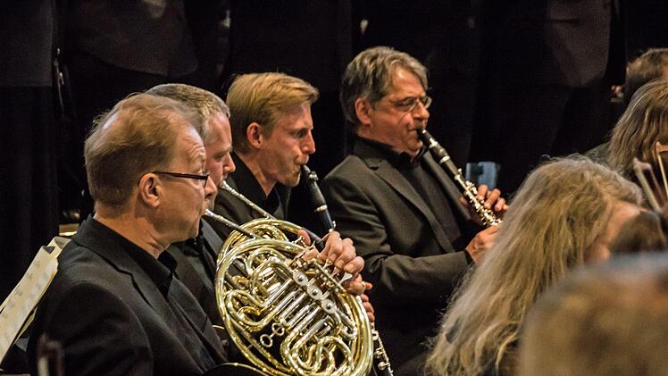 Großen Eindruck bei den zahlreichen Zuhörern in der Morizkirche hinterließ die Aufführung von Antonin Dvoráks "Stabat Mater" durch den Coburger Bachchor.Foto: Jochen Berger