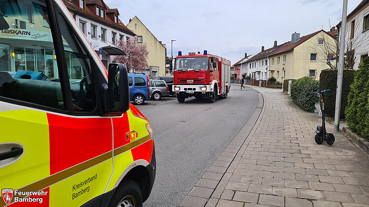 Bamberg: Rauchentwicklung in Wohnhaus in der Gartenstadt: Nachbarn alarmieren Feuerwehr Bamberg