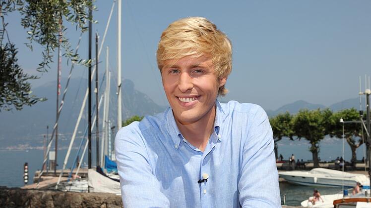 F&uuml;r die ARD moderierte Maximilian Arland mehrere Formate, darunter die Musikshow "Melodien der Herzen" (Bild).