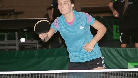 Garant für den 8:5-Sieg der Mädchen des SV Fischbach beim TSV Bad Rodach war die erst zwölfjährige Annika Fischer-Weiß. Mit dem Gewinn ihrer drei Einzel und dem Doppel verbuchte sie alleine 3,5 der acht Zähler. Foto: Hans Franz
