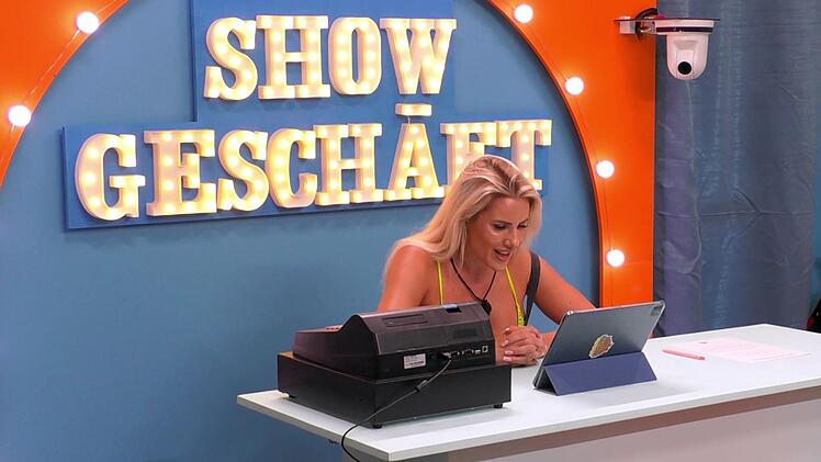 Dann aber setzte Laura ihre ganze Gage - 10.000 Euro - um sich die Safety zu erkaufen und das Recht, Giuliana rauszuschmeißen. Leider kam sie nicht zum Zug.
