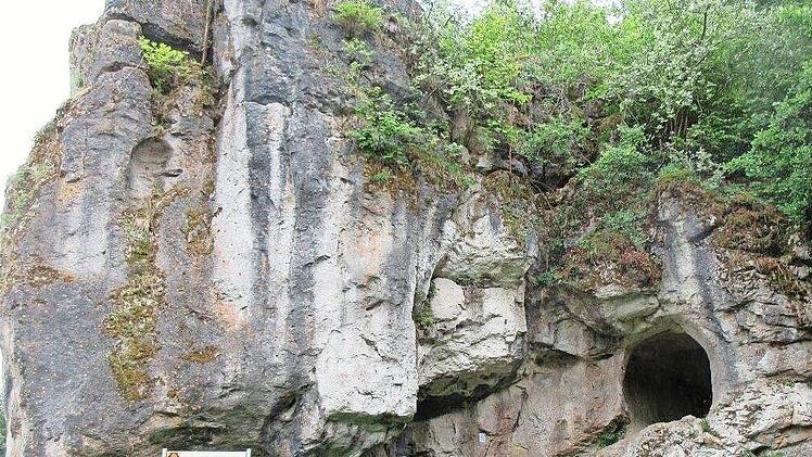 Der &bdquo;Hohle Stein&ldquo; ist ein interessantes Zwischenziel der Wanderung am 10. September.