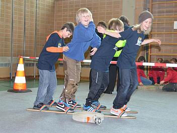 So lustig ging es bei der Kinderolympiade in Weilersbach zu. Fotos: Amon