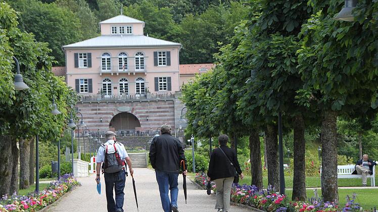 Unfassbar, dass durch die Achse des Schlossparks einst eine Straße führte. Zu Zeiten König Ludwig I. allerdings war an fließenden Feierabendverkehr ja noch gar nicht zu denken. Foto: Ulrike Müller