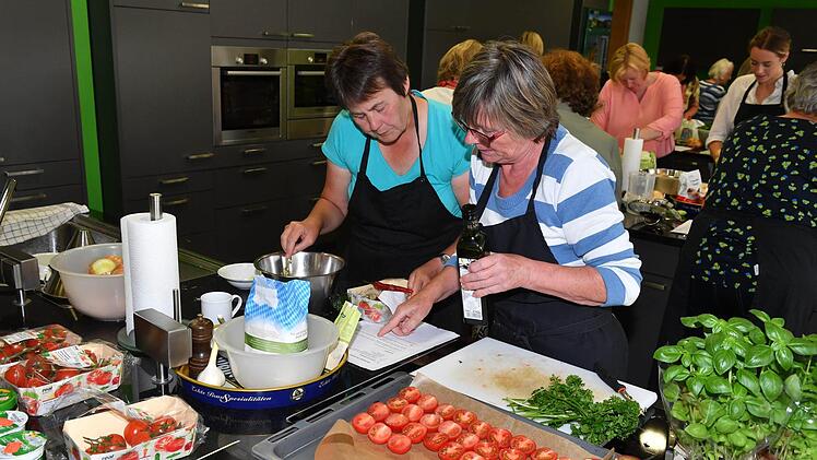 Kochen mit den Gemüsen des Monats - Impressionen vom Kochworkshop im Kulmbacher MupäzFoto: Ronald Rinklef