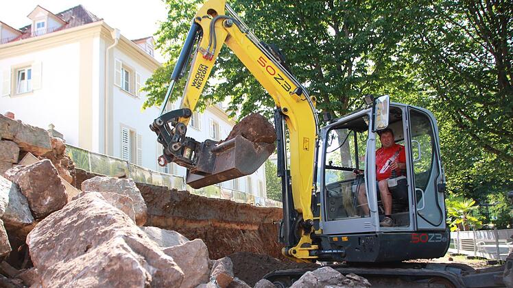 Noch wird vor dem Fürstenbau gebaut, aber demnächst soll es hier Café-Bestuhlung geben.Benedikt Borst/Archiv